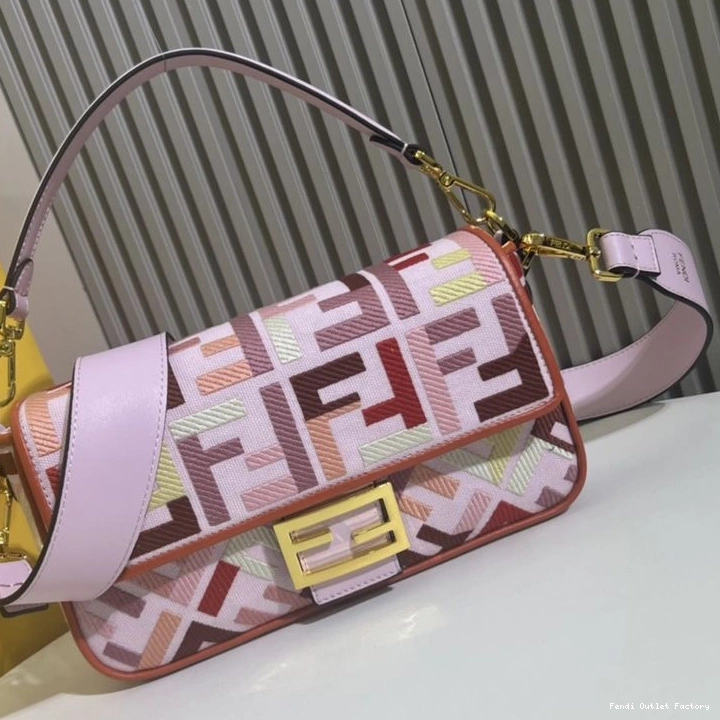 Vintage HOT Multi Baguette Bag FF Canvas Fendi Pink Medium In Motif 0811